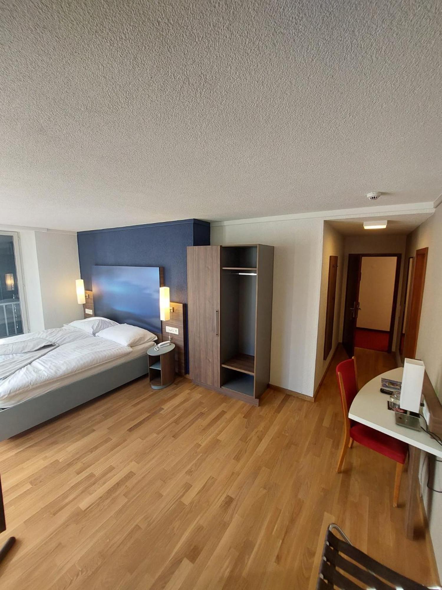 Hotel Post Glarnerhof กลารุส ภายนอก รูปภาพ