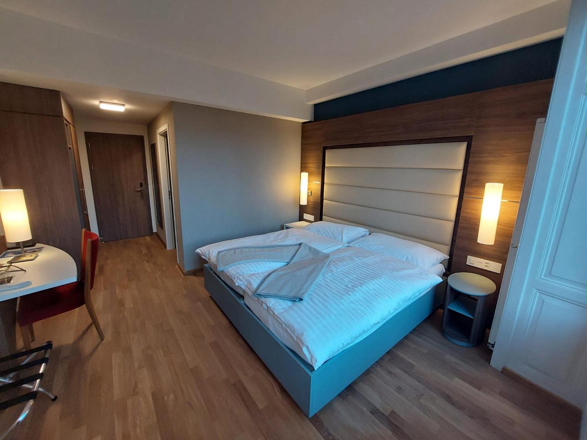 Hotel Post Glarnerhof กลารุส ภายนอก รูปภาพ